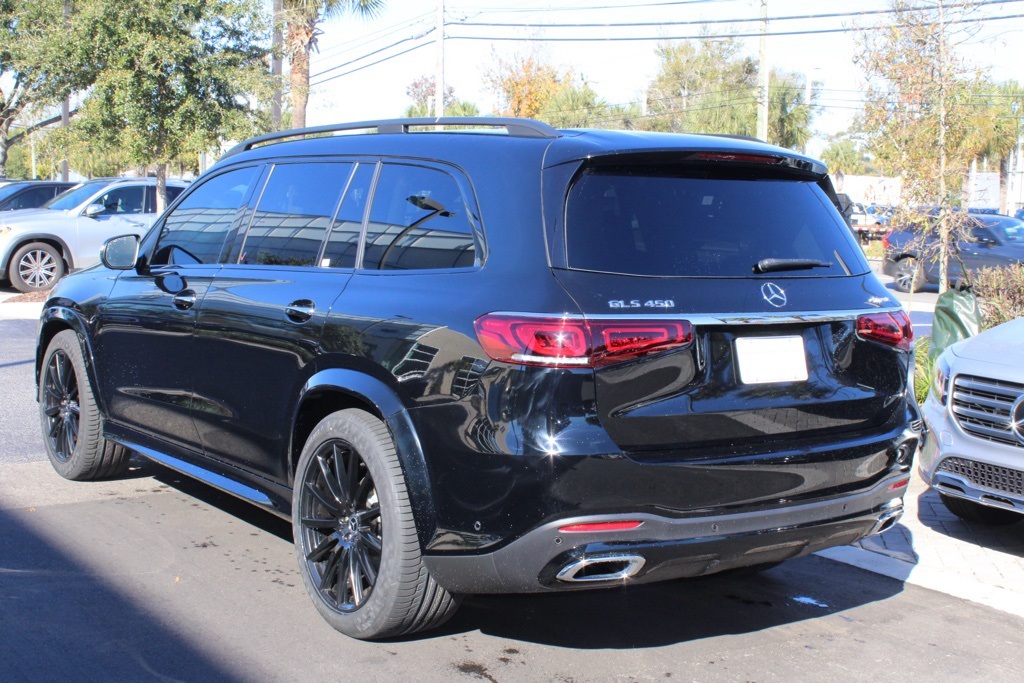 2023 Mercedes Benz GLS 450 4MATIC photo 2