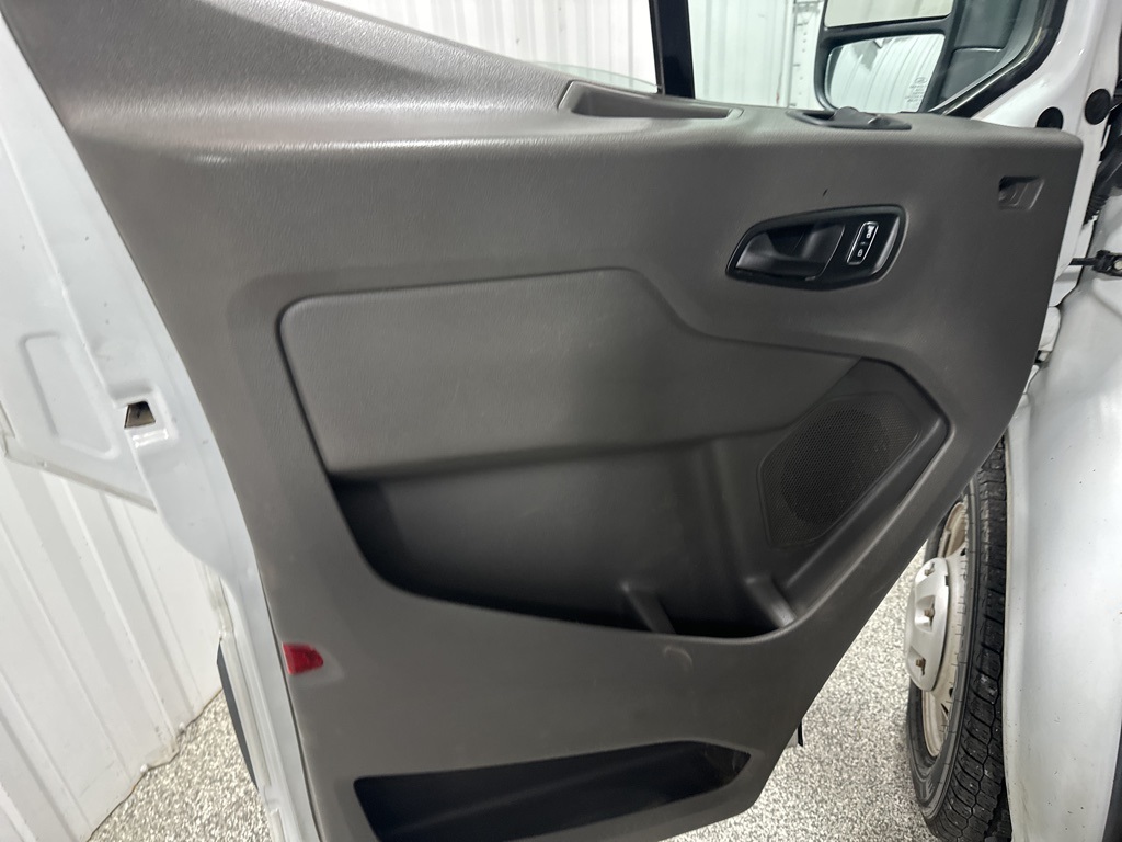 2022 Ford Transit photo 9