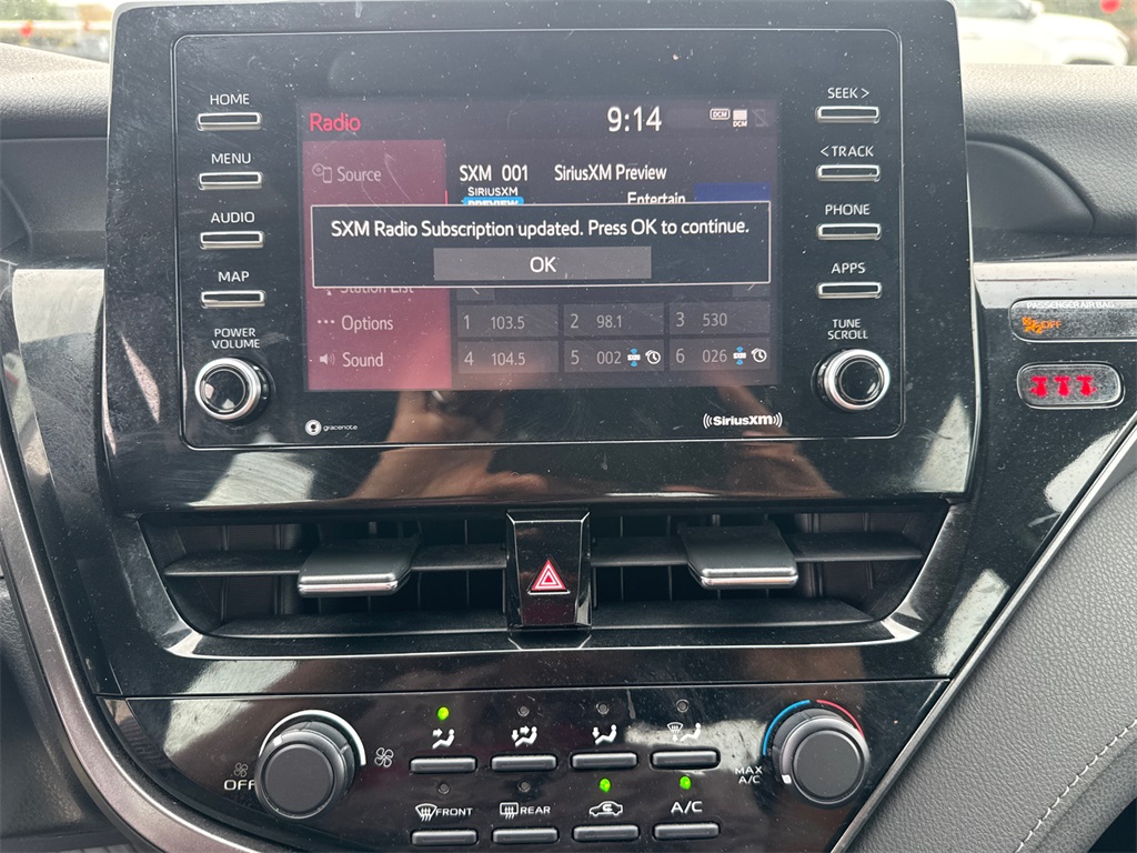 2021 Toyota Camry LE photo 26