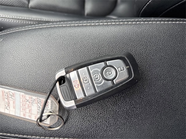 2022 Ford Escape SEL photo 10