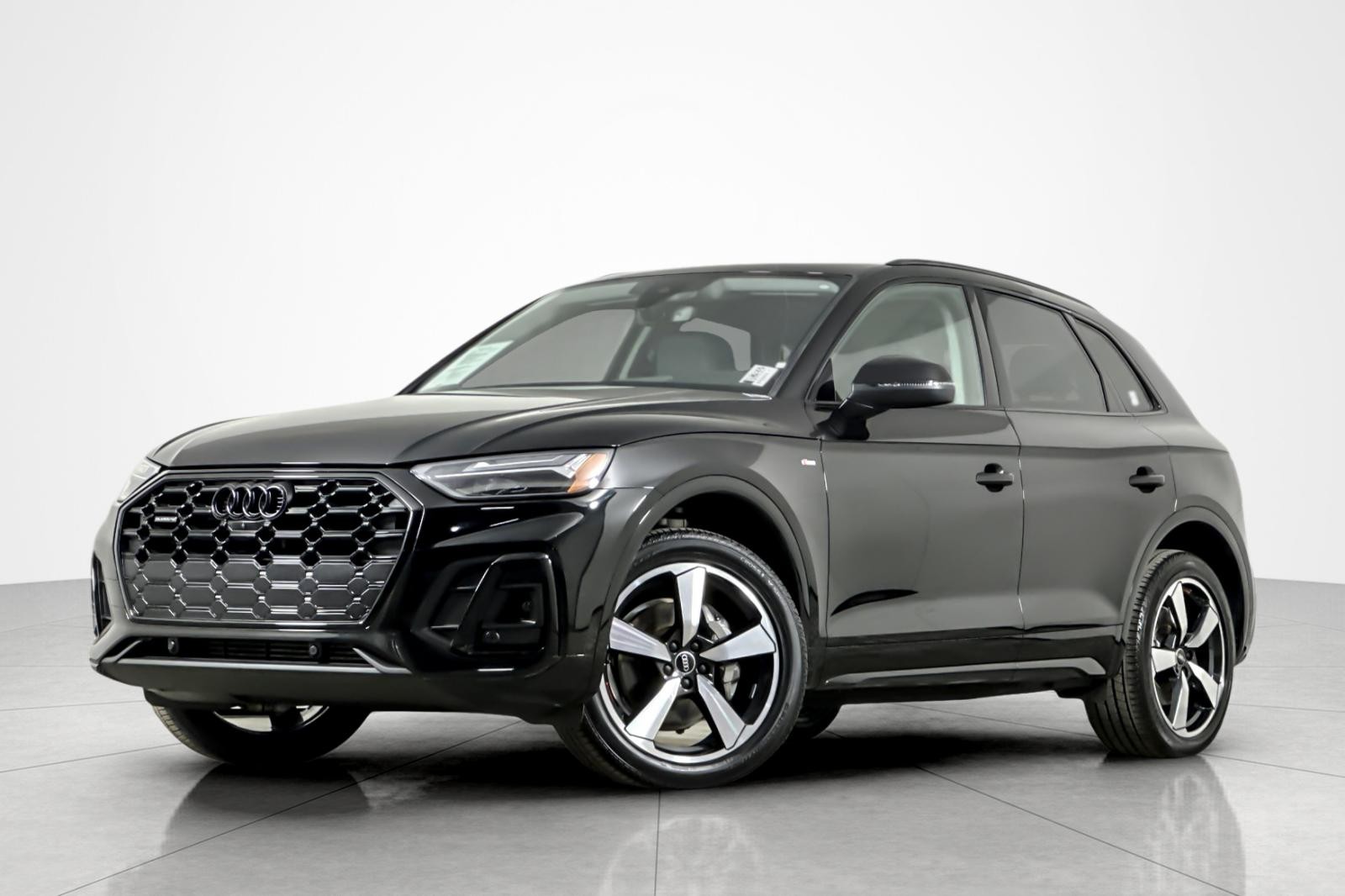 2023 Audi Q5 Premium Plus's photo