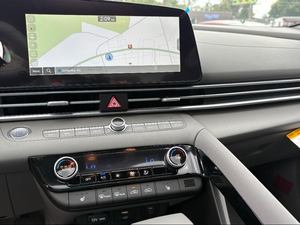 2025 Hyundai Elantra SEL Convenience photo 5