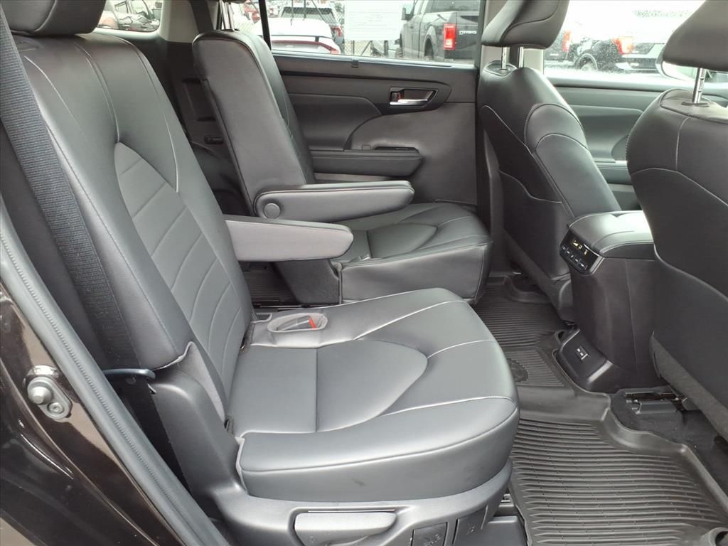2022 TOYOTA HIGHLANDER - Image 15