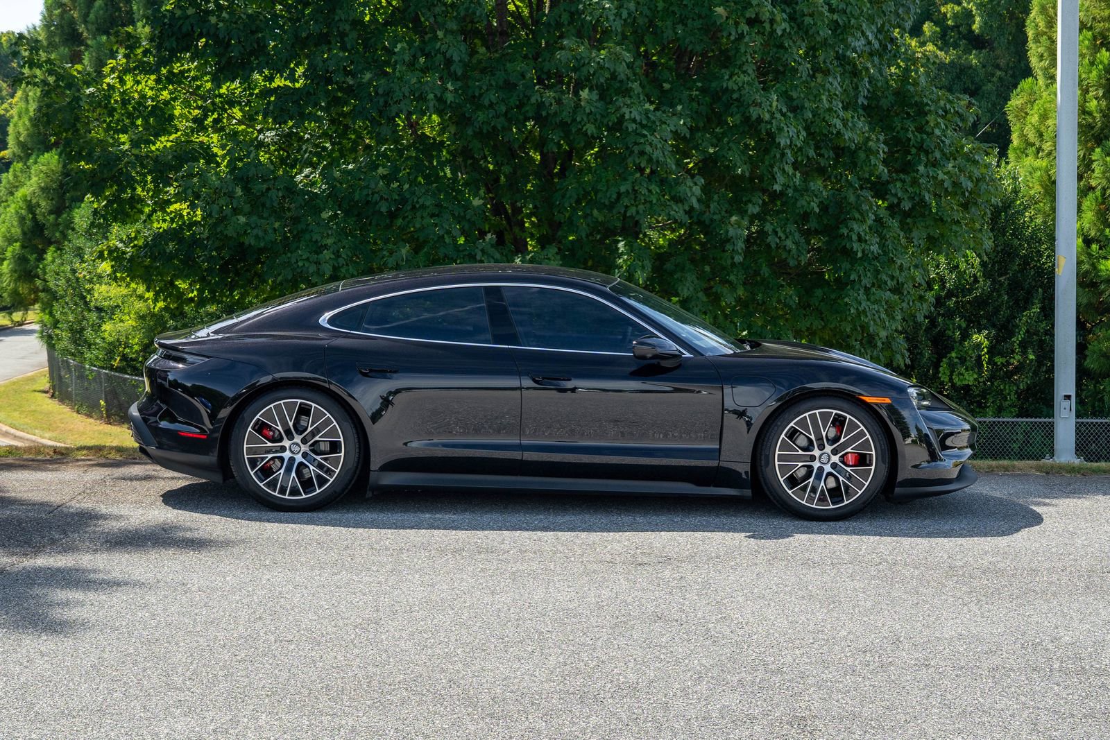 2024 Porsche Taycan 4S photo 8