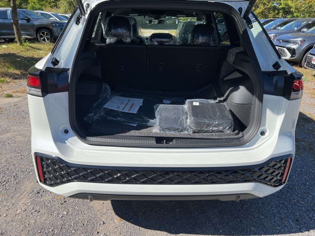 2025 Volkswagen Tiguan SE R-Line Black photo 9