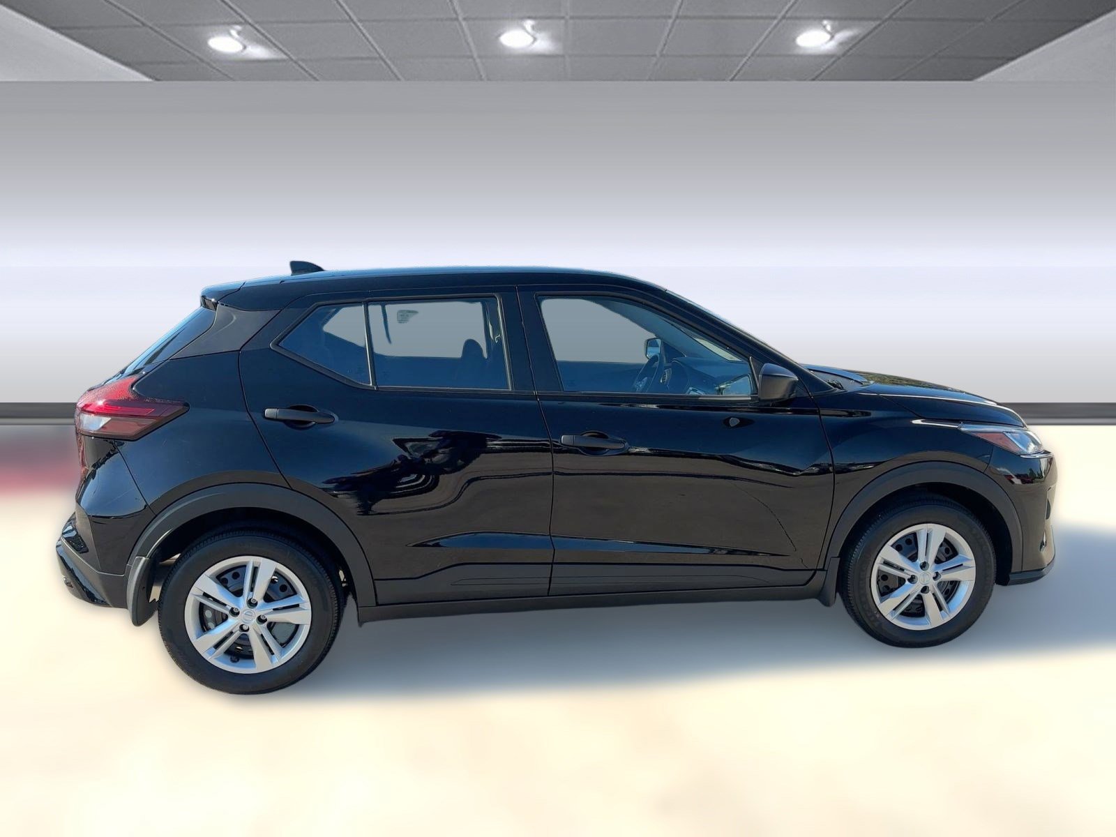 2025 Nissan Kicks Play S photo 8