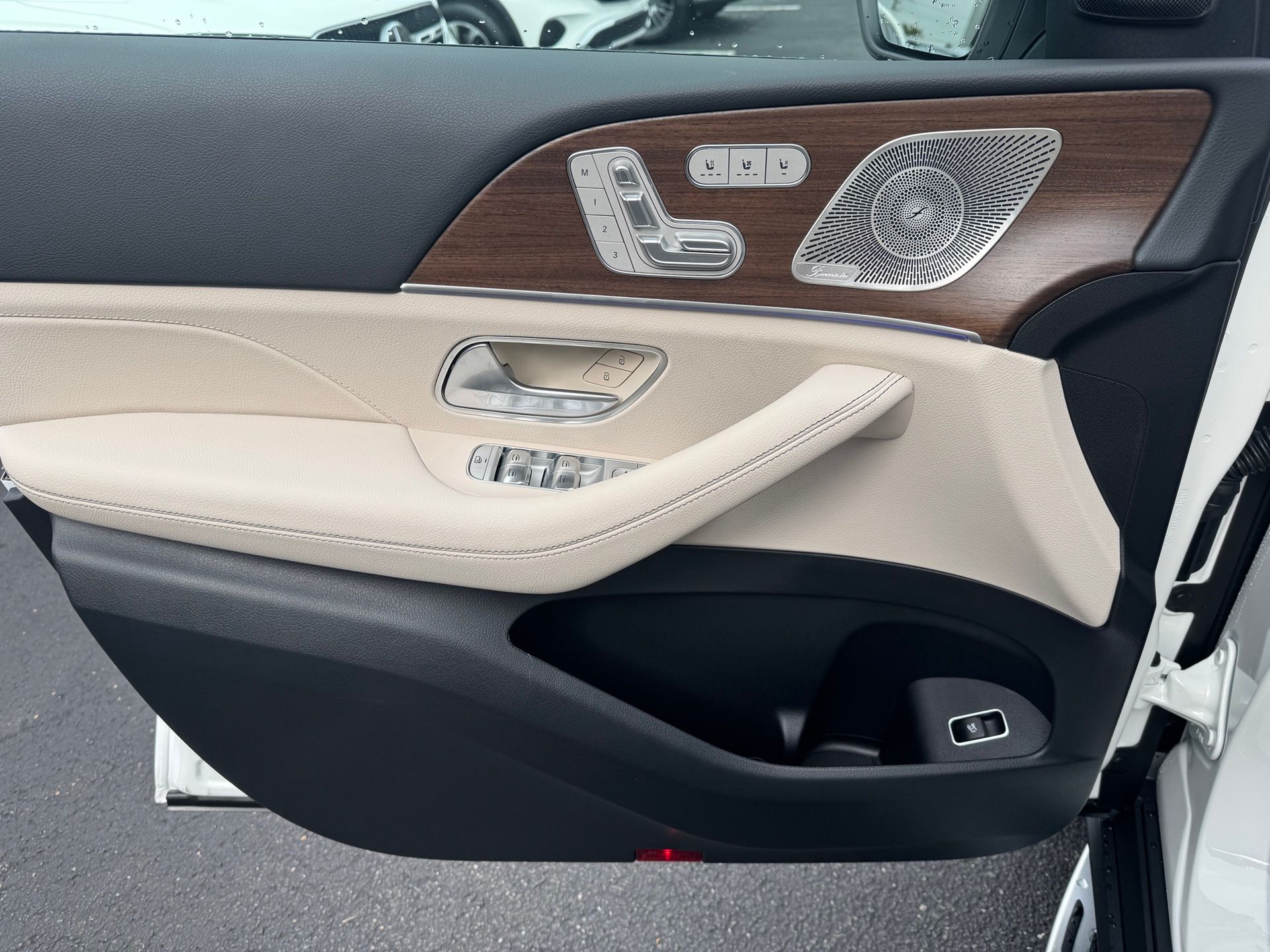 2026 Mercedes Benz GLE 350 4MATIC photo 4