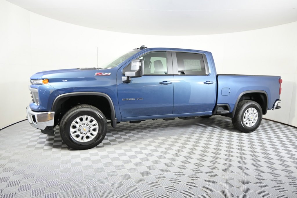 2025 Toyota RAV4 2500HD LT photo 2