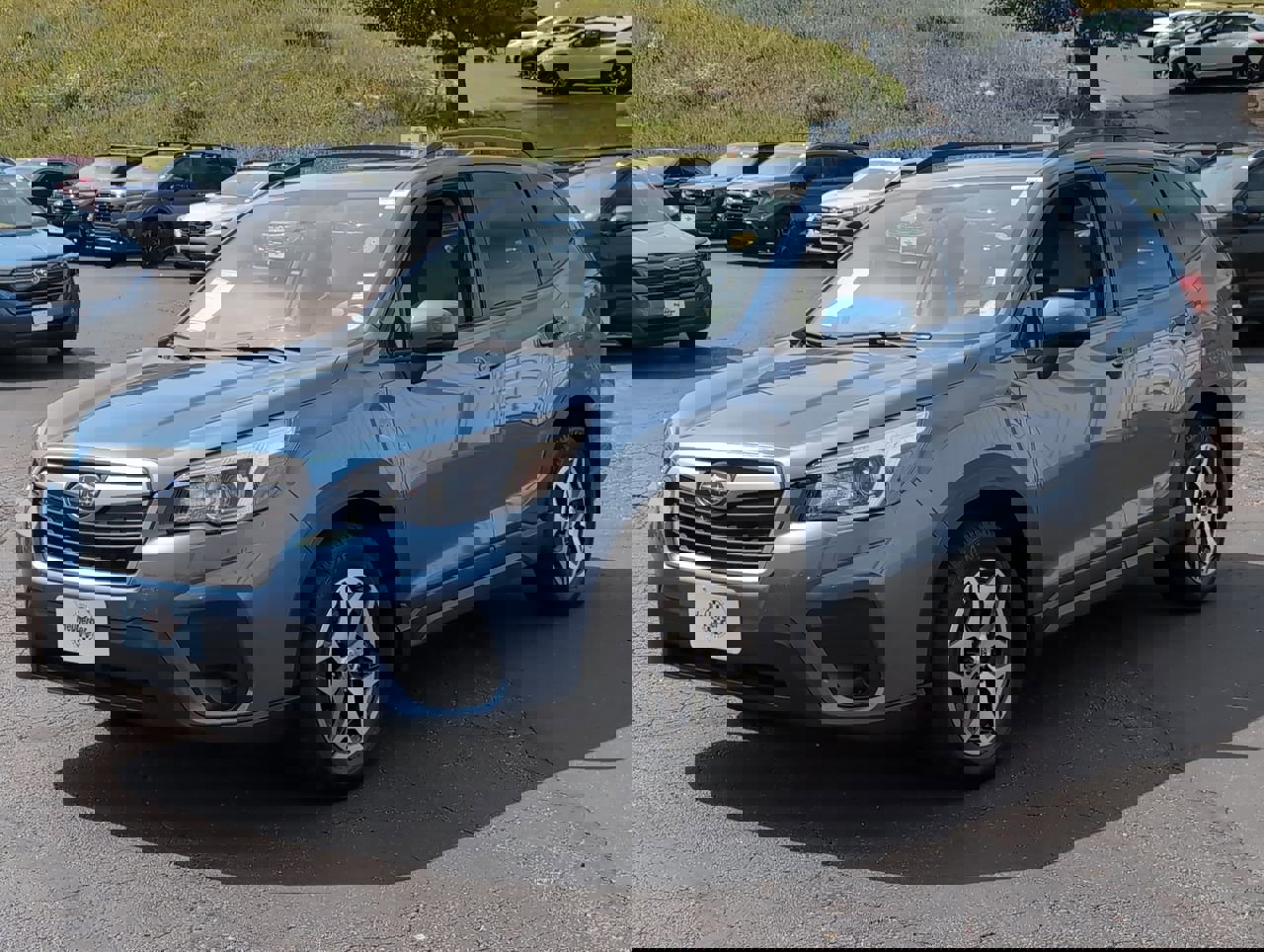 2020 Subaru Forester Premium photo 3