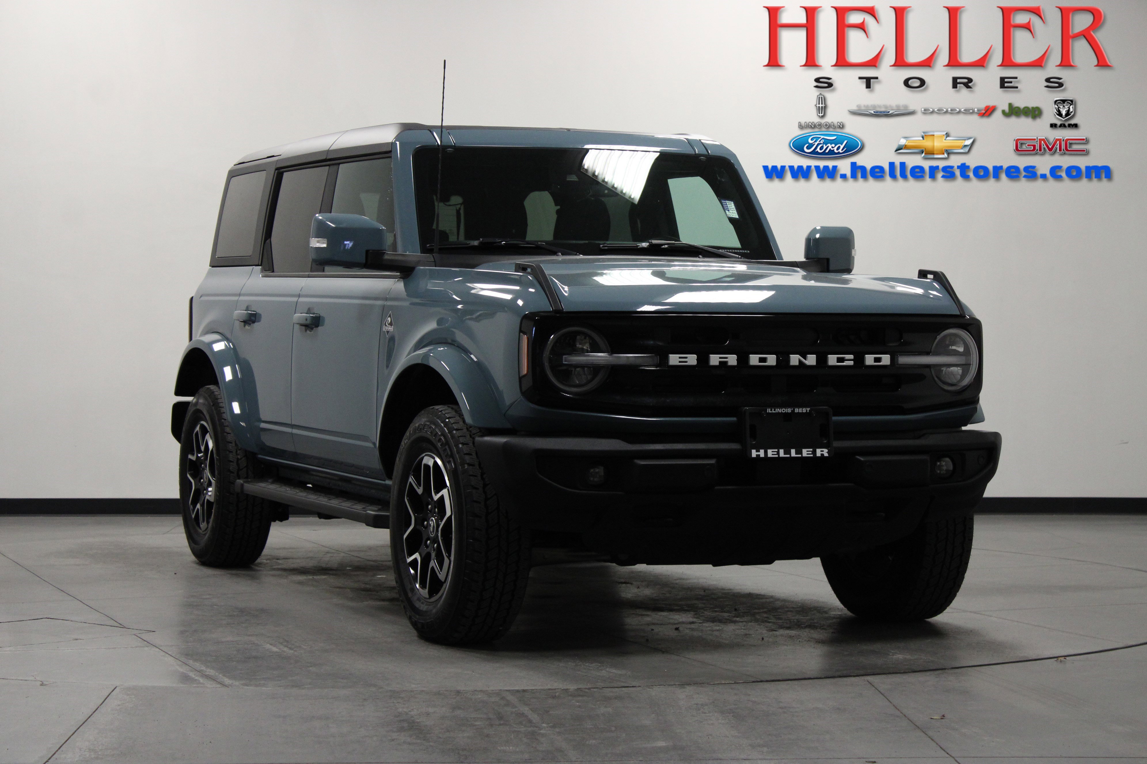 2023 Ford Bronco 4-Door Outer Banks's photo