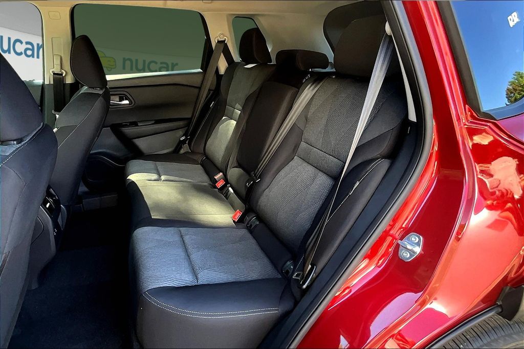 2026 Nissan Rogue SV photo 10