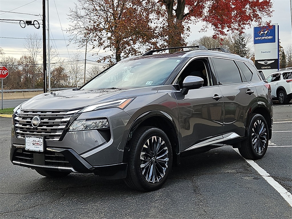 2025 Nissan Rogue Platinum photo 3