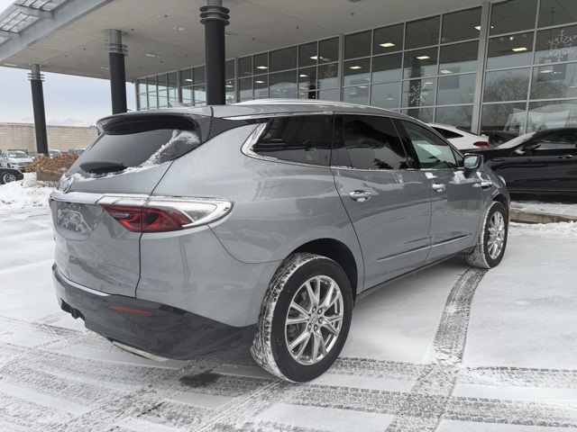 2023 Buick Enclave Essence's photo