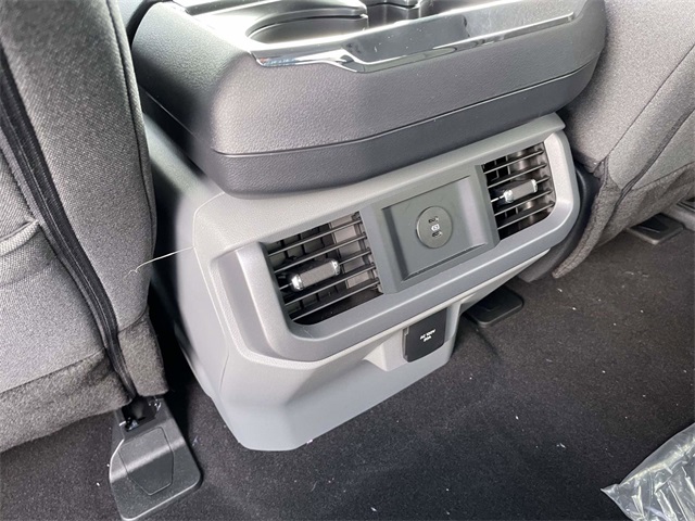2025 Ford F-150 Lightning XLT photo 7