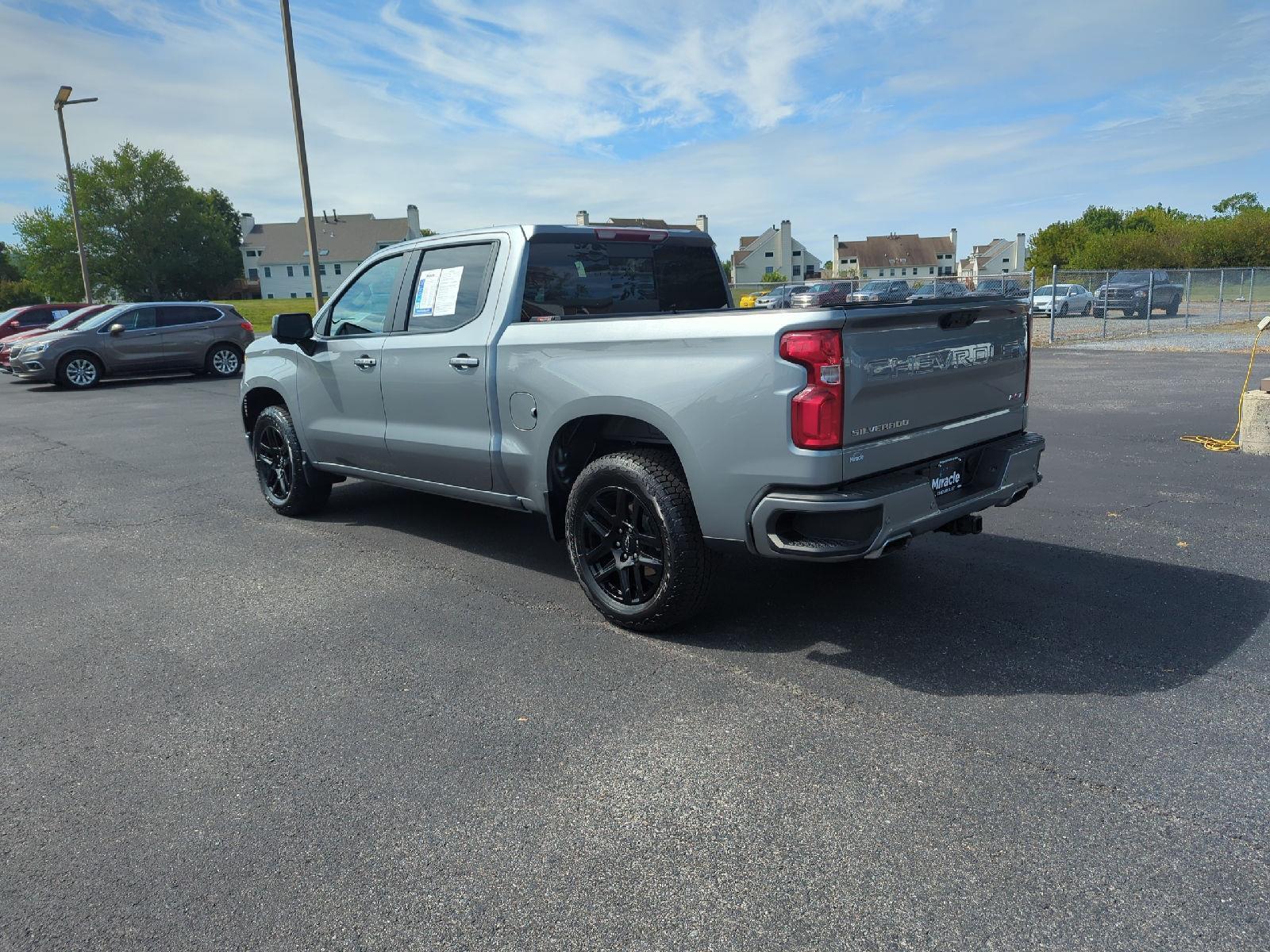 2023 Chevrolet Silverado 1500 RST photo 5