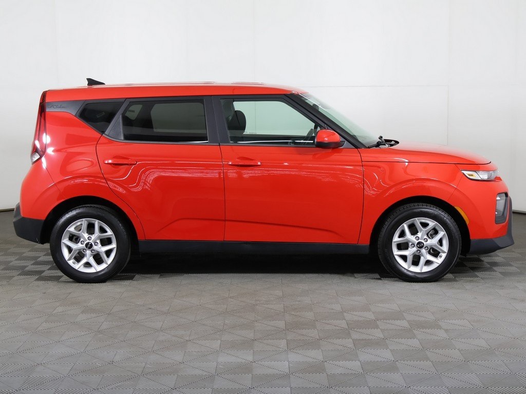 2022 Kia Soul LX photo 14