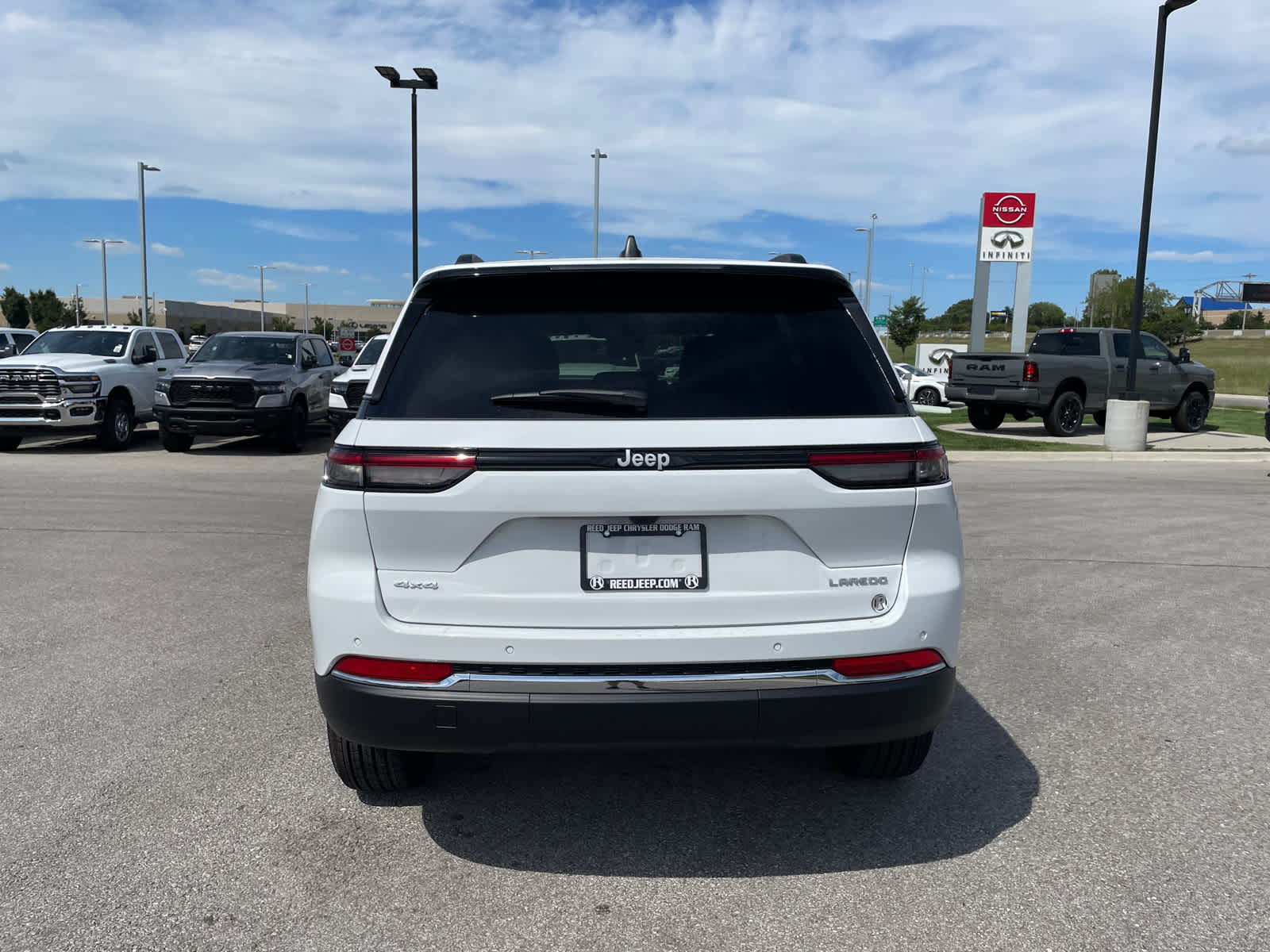 2025 Jeep Grand Cherokee Laredo X photo 6