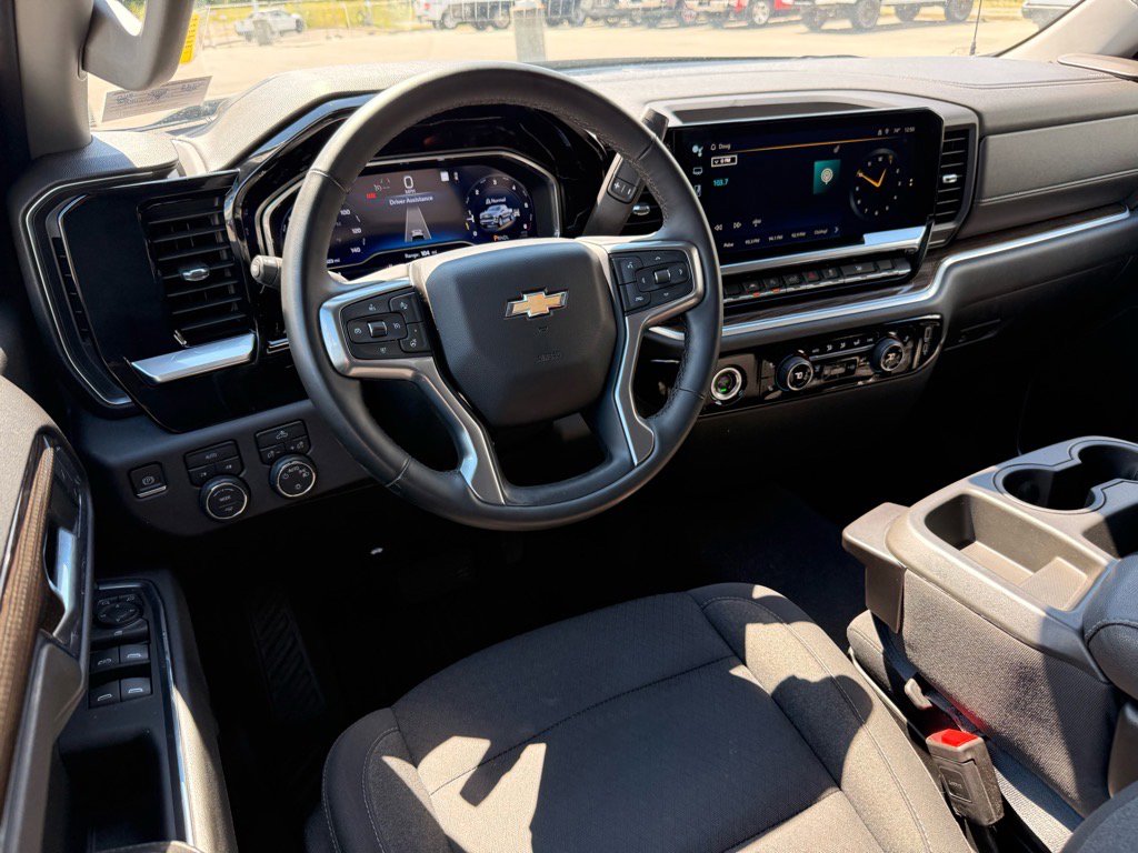 2023 Chevrolet Silverado 1500 LT photo 8