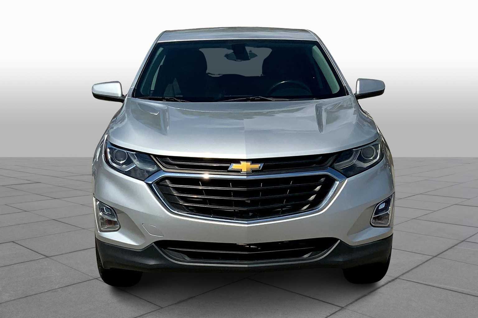 2019 Chevrolet Equinox LT photo 2