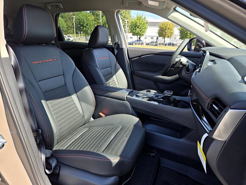 2026 Nissan Rogue SV photo 12