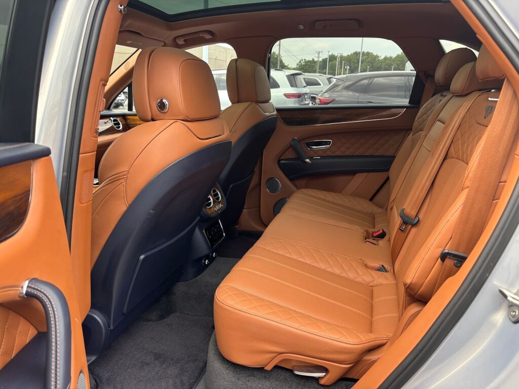 2019 Bentley Bentayga V8 photo 13
