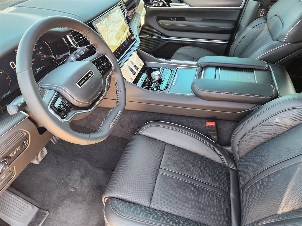 2024 Jeep Grand Wagoneer L II photo 9