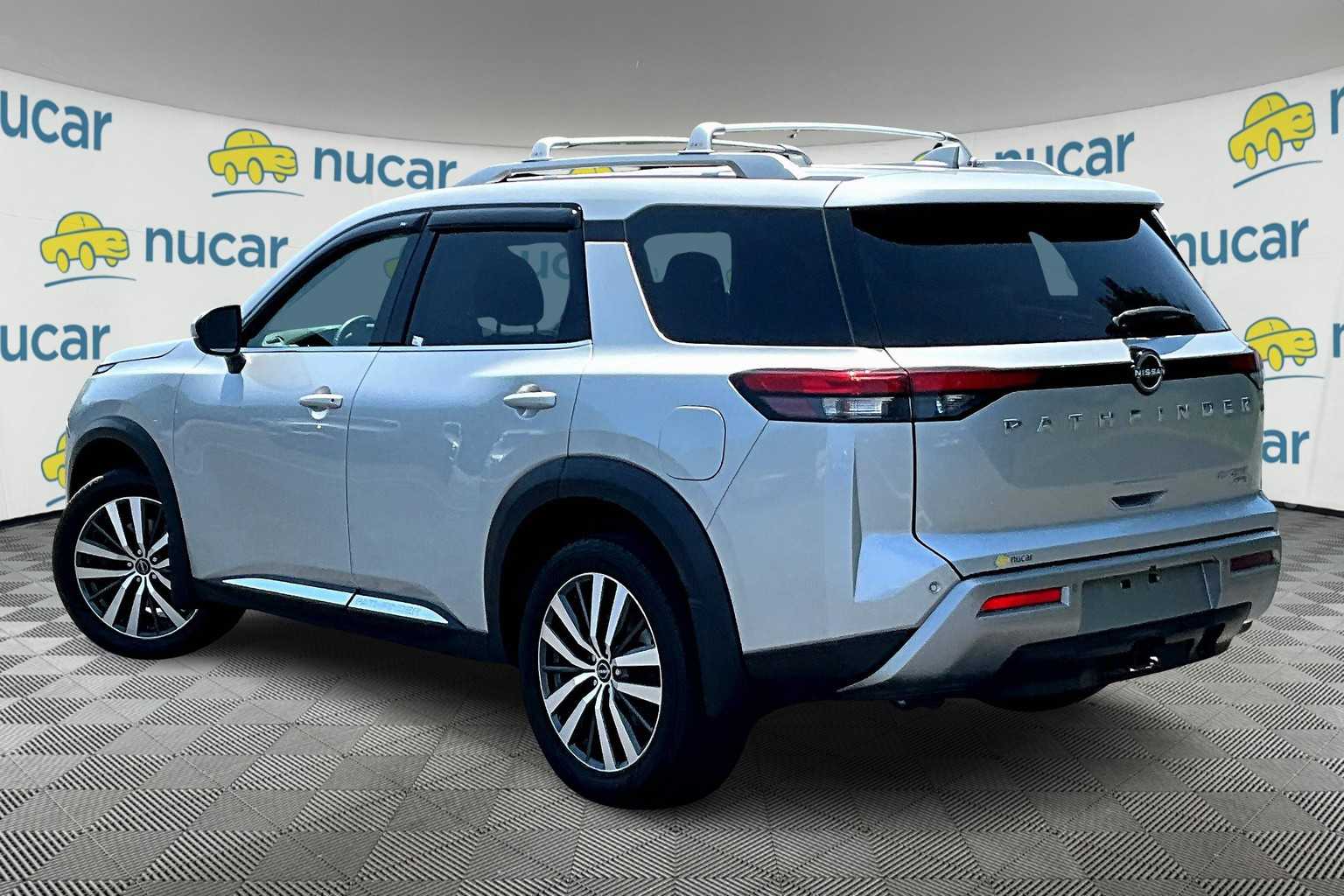 2022 Nissan Pathfinder Platinum photo 4