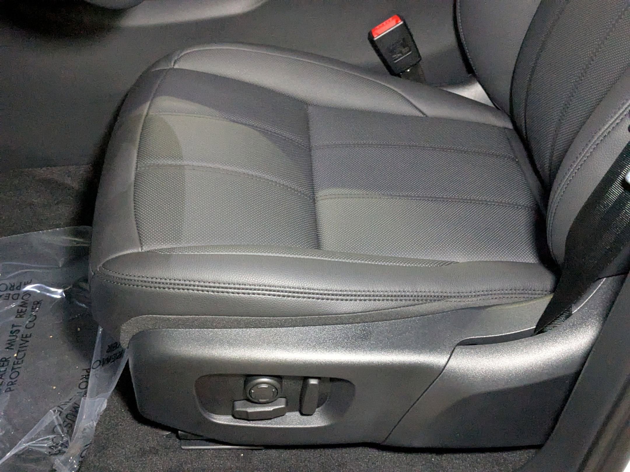 2026 Land Rover Range Rover Evoque S photo 4