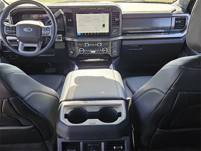 2023 Ford F-250 Lariat photo 14