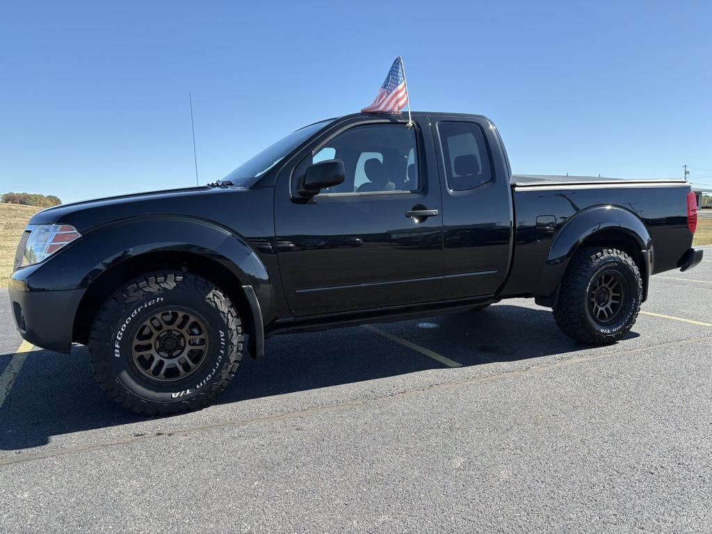 2020 Nissan Frontier S's photo