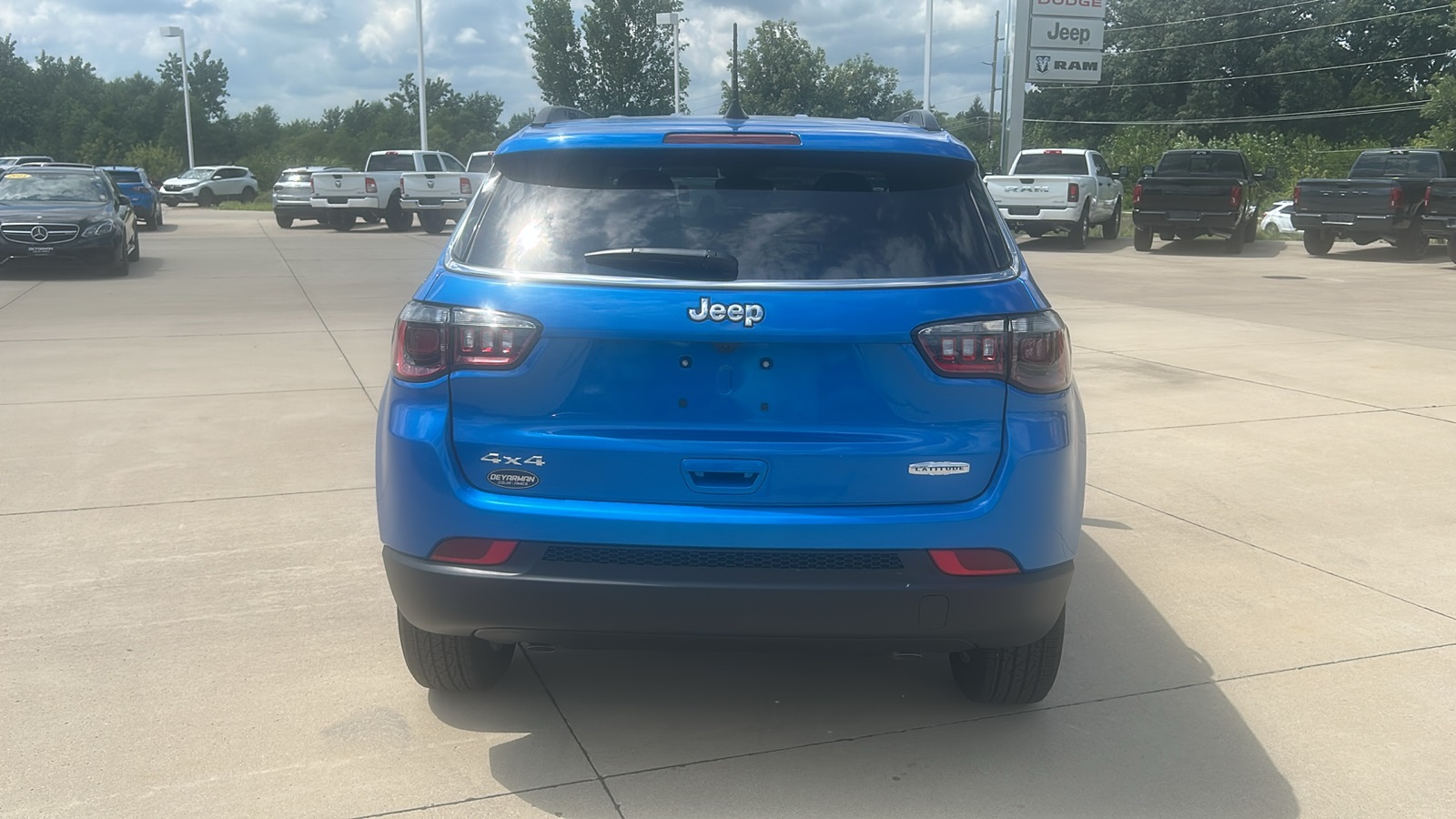 2025 Jeep Compass Latitude photo 4