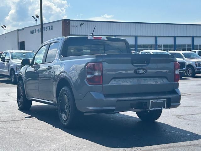 2025 Ford Maverick photo 3