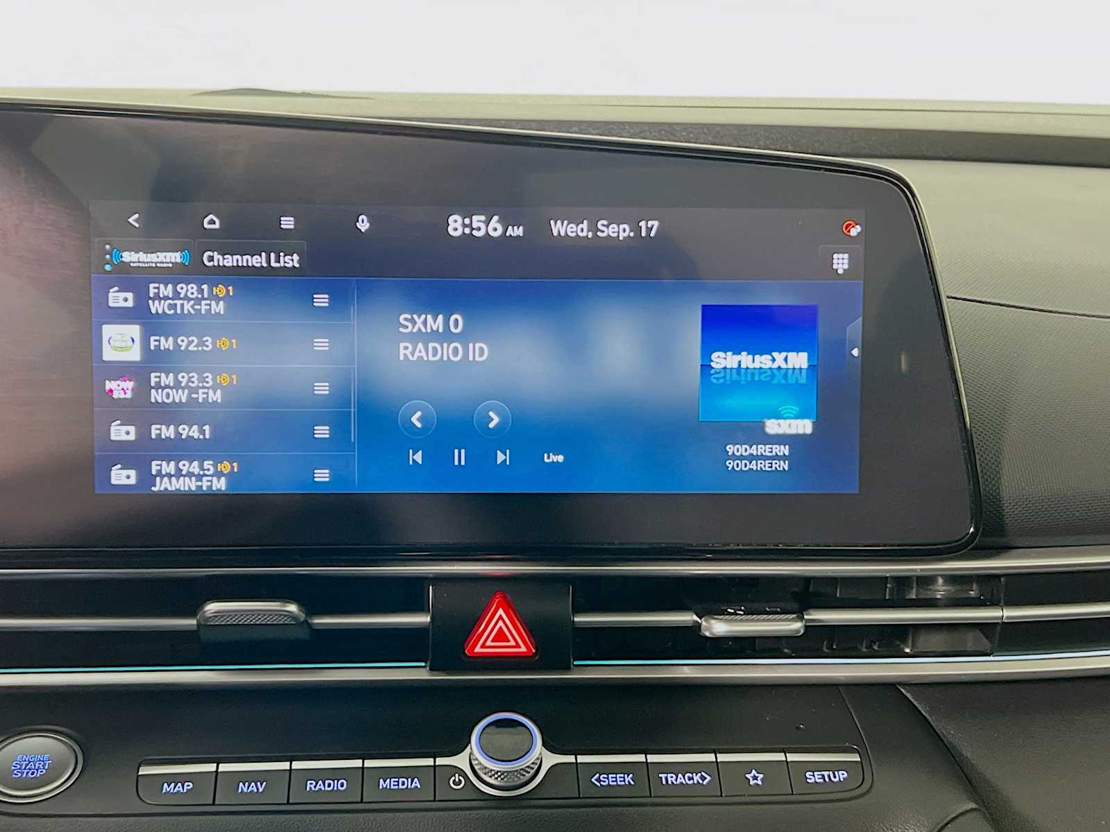 2024 Hyundai Elantra SEL Convenience photo 13
