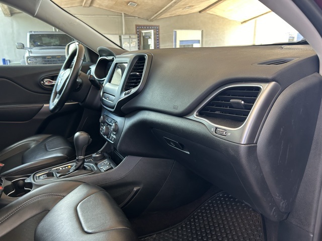 2019 Jeep Cherokee Latitude photo 18