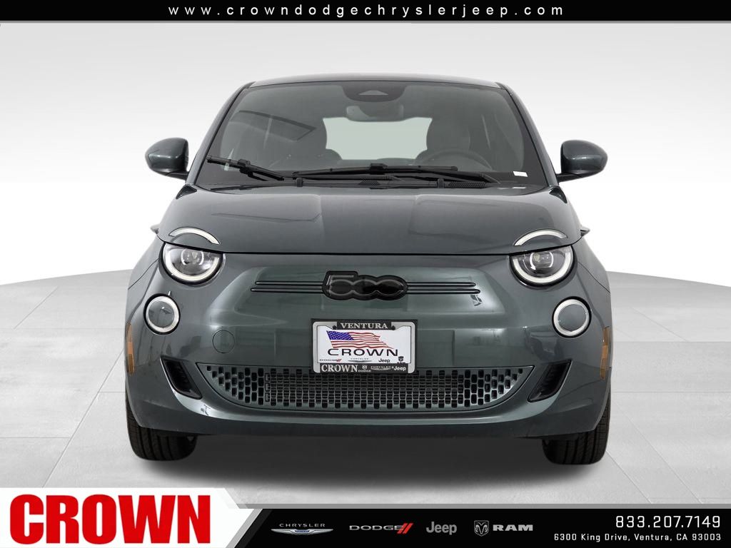 2025 Fiat 500e La Prima photo 3