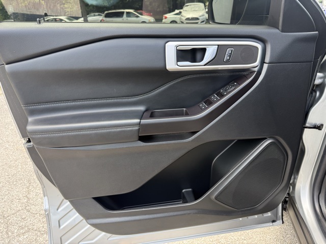 2020 Ford Explorer XLT photo 11