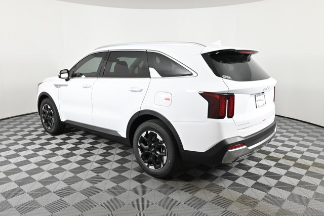 2025 Kia Sorento S photo 3