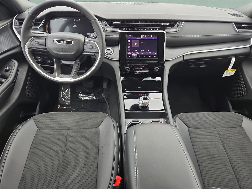 2025 Jeep Grand Cherokee Altitude X photo 14