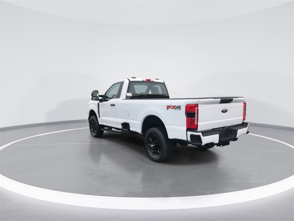 2025 Ford F-250 XLT photo 4