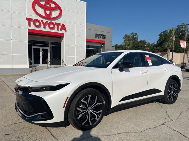 2026 Toyota Crown XLE's photo