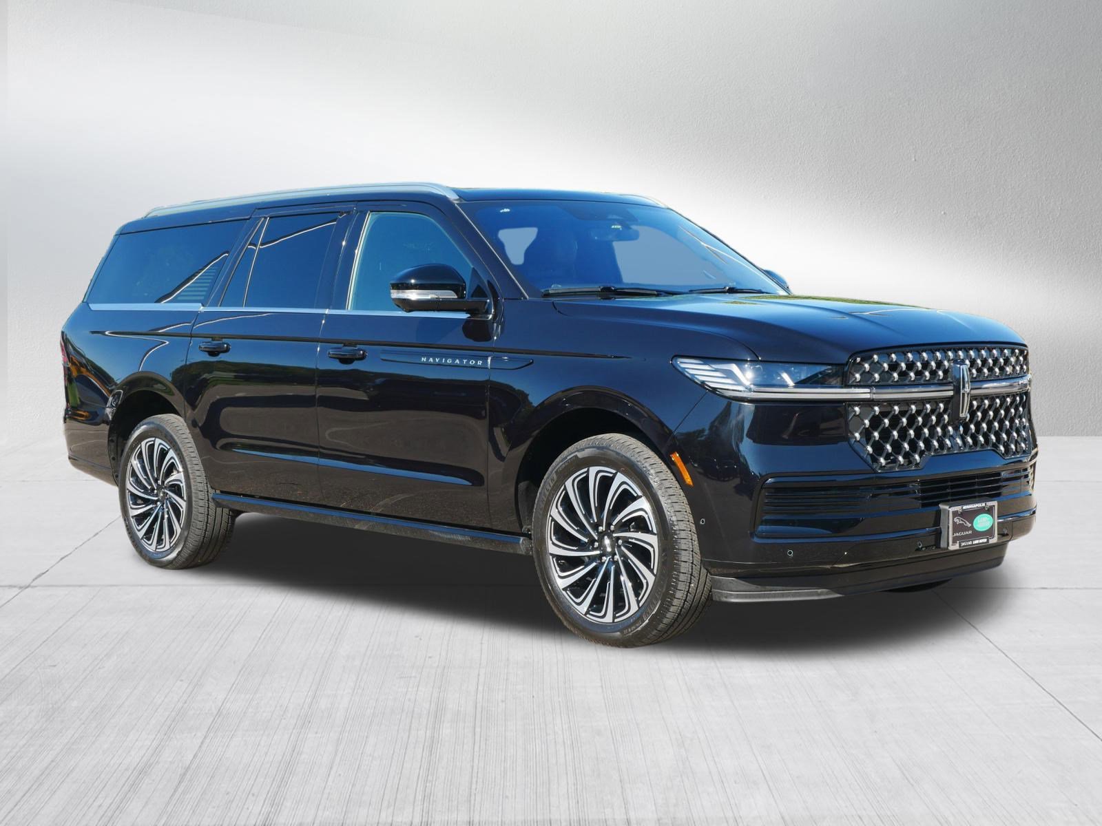 2025 Lincoln Navigator Black Label photo 3