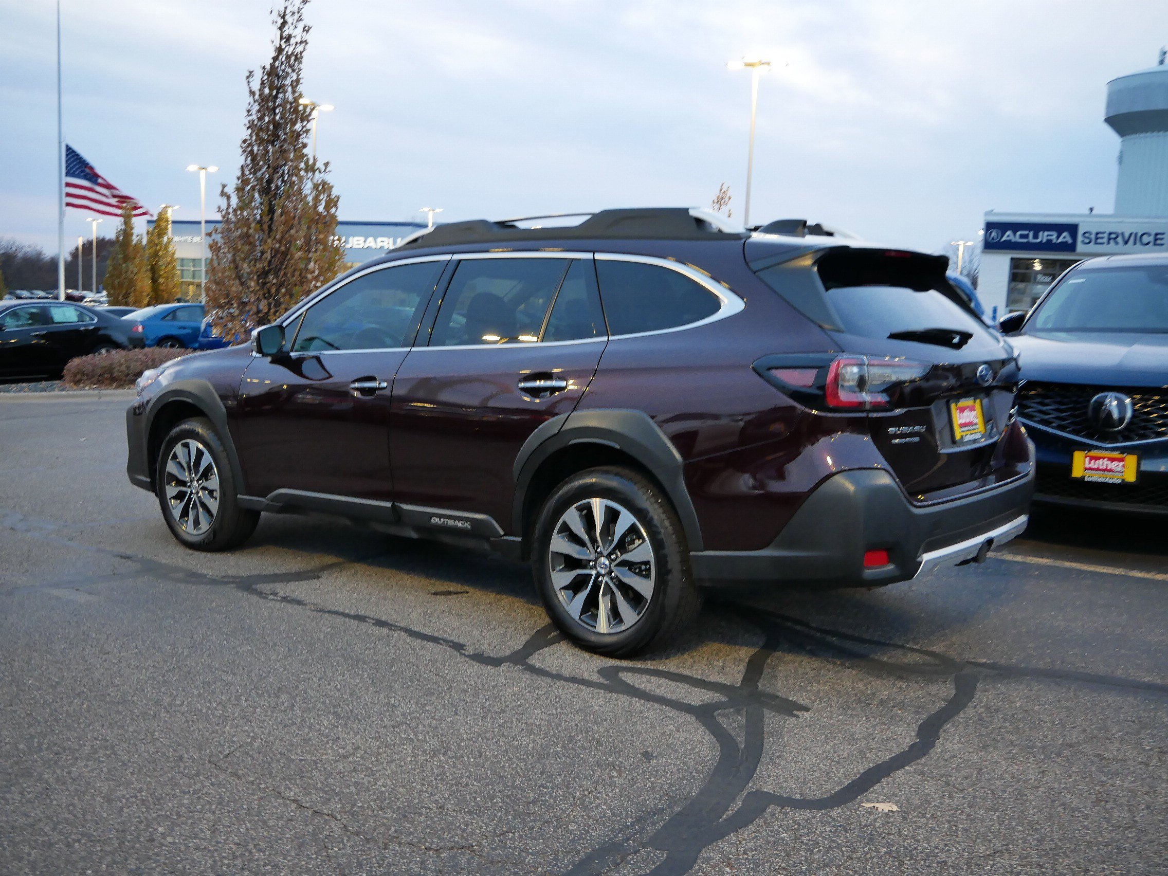 2025 Subaru Outback Touring photo 4