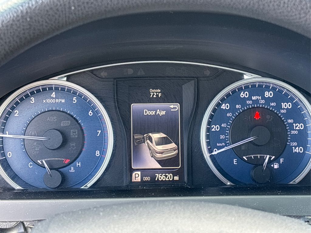 2016 Toyota Camry LE photo 18