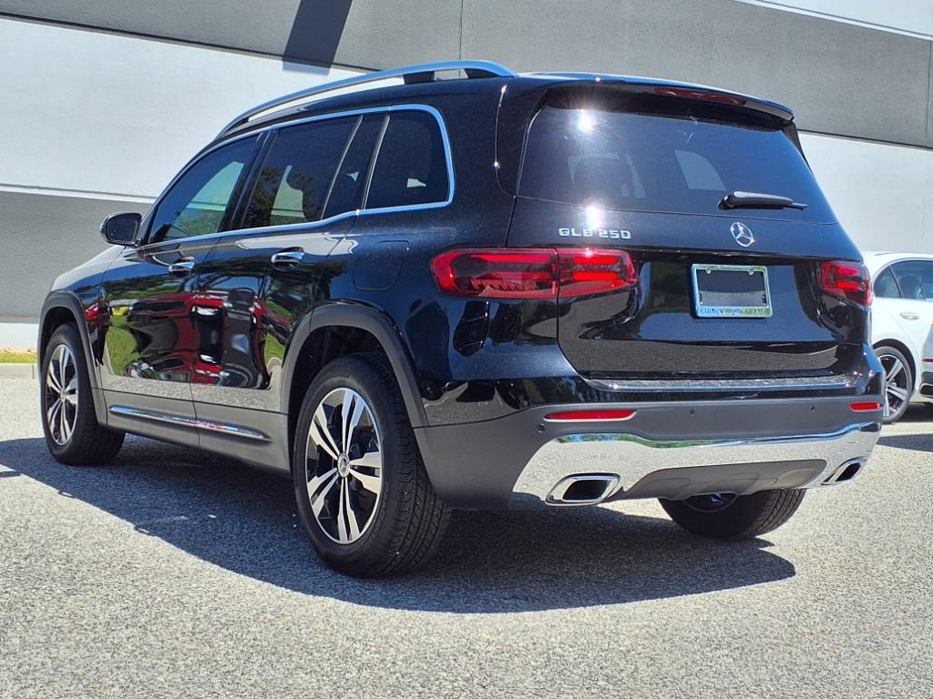 2025 Mercedes Benz GLB 250 photo 2