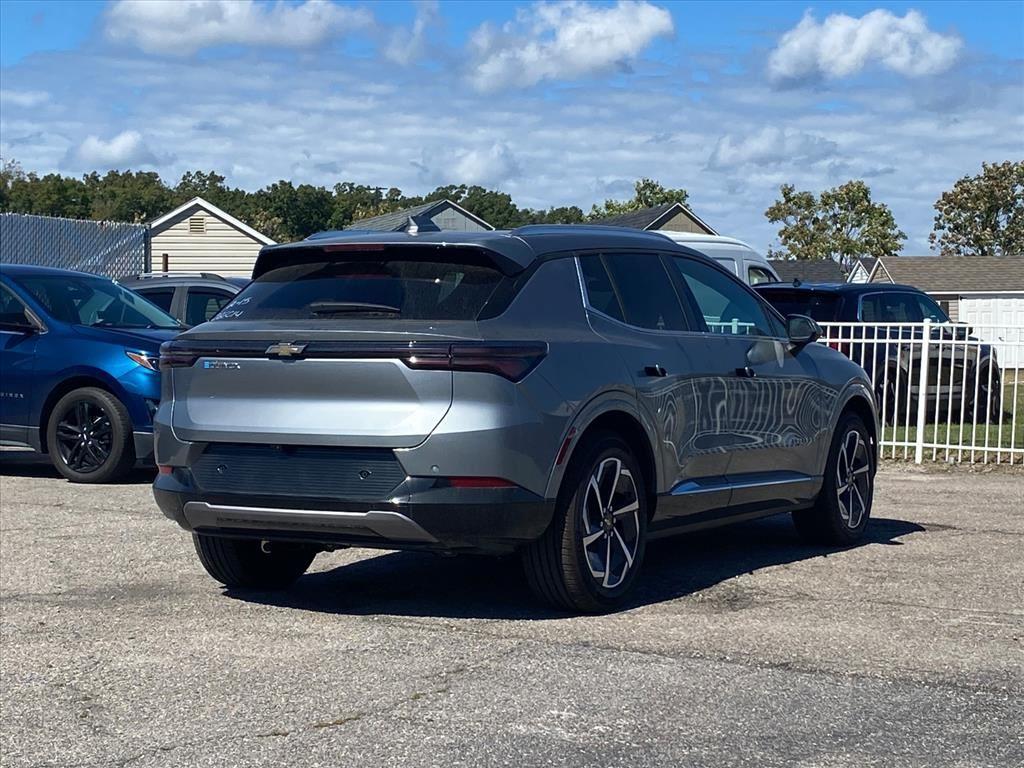 2025 Chevrolet Equinox EV 1LT photo 2