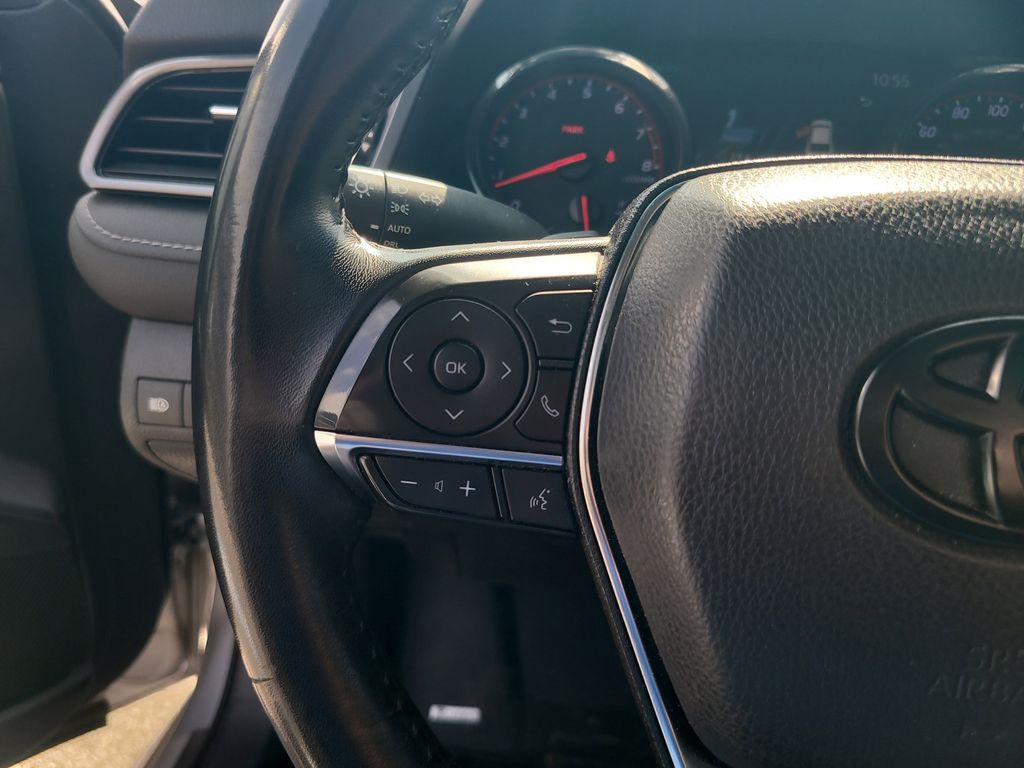 2019 Toyota Camry XSE photo 12
