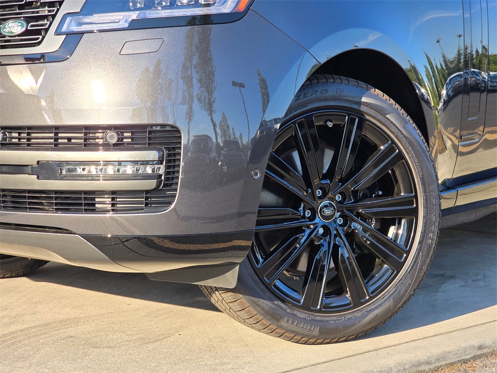 2025 Land Rover Range Rover Autobiography photo 2