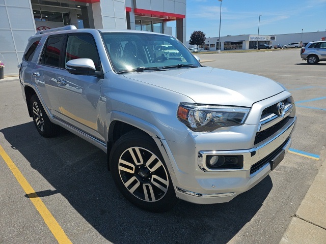 2016 Toyota 4Runner Limited photo 3