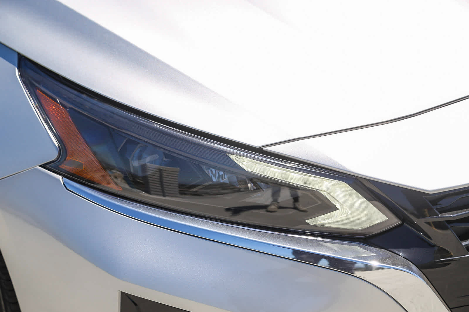 2025 Nissan Altima SV photo 4