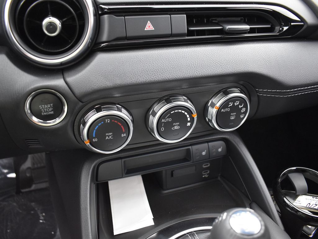2025 Mazda MX-5 Miata Miata Grand Touring photo 17